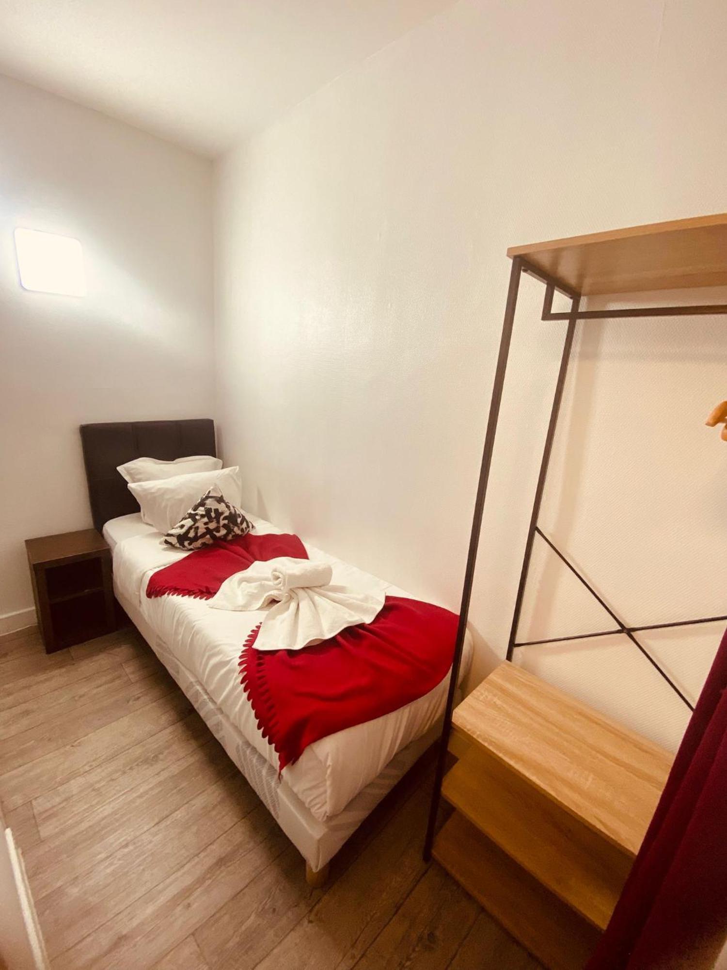 Hotel Louvain Париж Стая снимка